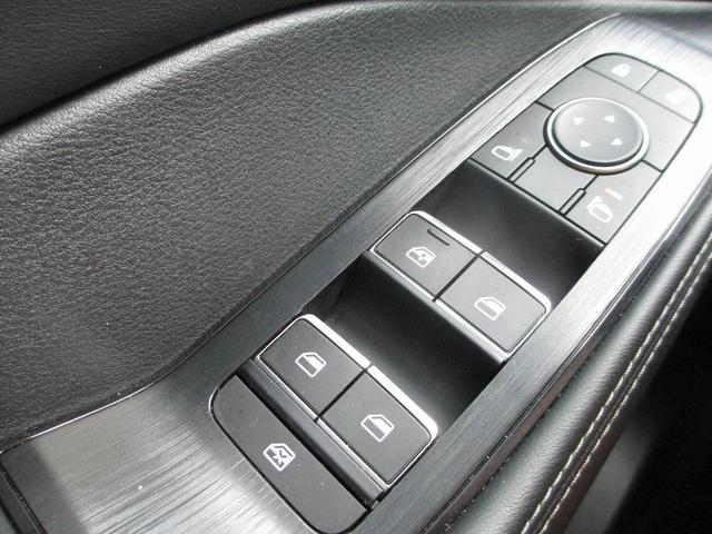 Photo of 2022 Champagne Silver Nissan Rogue