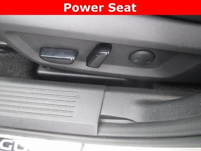 Photo of 2022 Champagne Silver Nissan Rogue