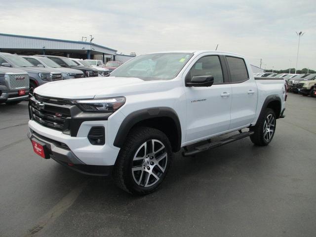 Photo of 2023 Summit White Chevrolet Colorado