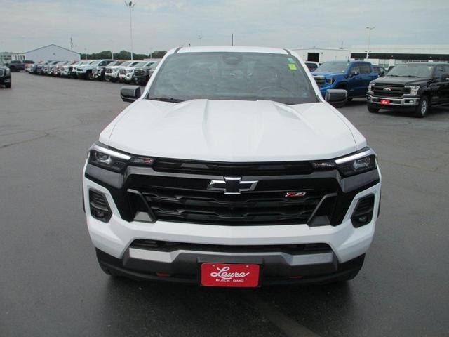 Photo of 2023 Summit White Chevrolet Colorado