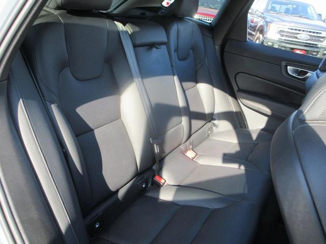 Photo of 2024 Thunder Gray Metallic Volvo XC60