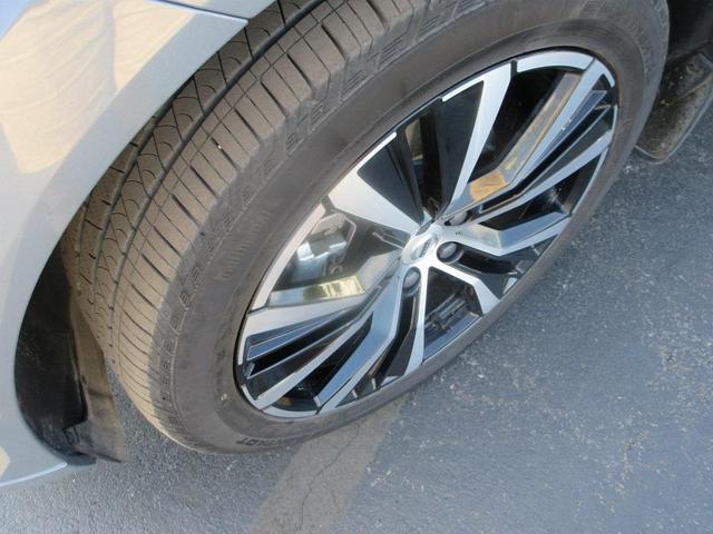 Photo of 2024 Thunder Gray Metallic Volvo XC60
