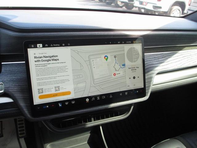 Photo of 2022 Rivian Blue Rivian R1T