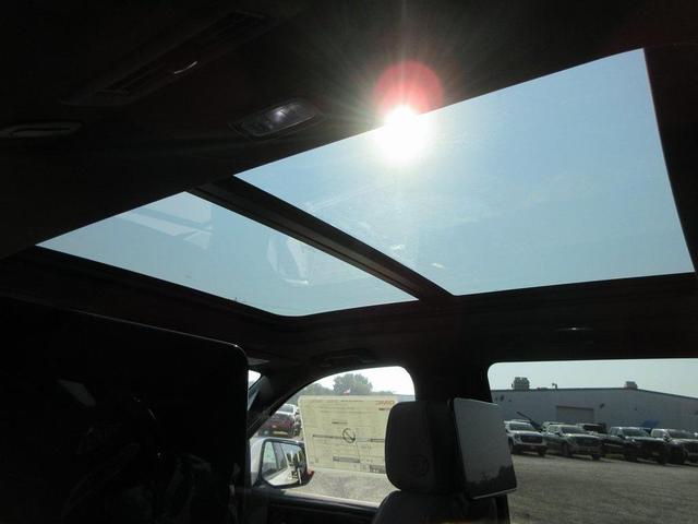 Photo of 2025 Summit White GMC Yukon XL