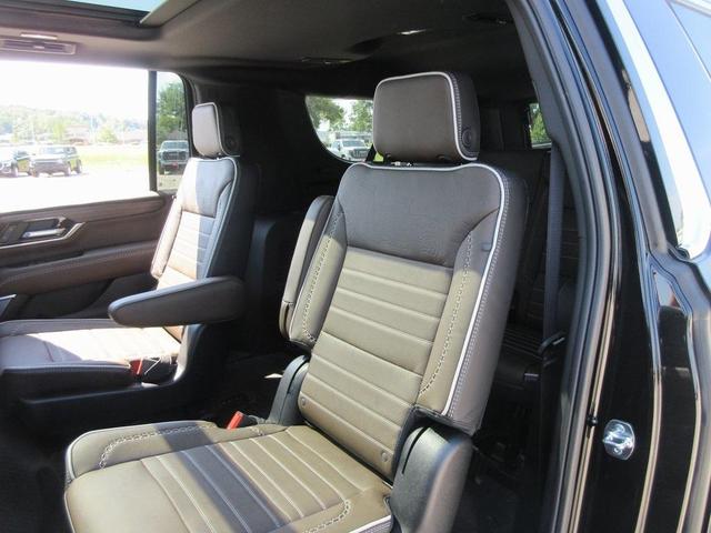 Photo of 2025 Onyx Black GMC Yukon XL