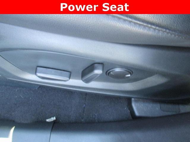 Photo of 2022 Star White Ford Explorer