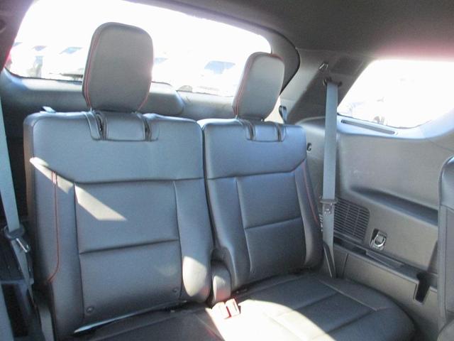 Photo of 2022 Star White Ford Explorer