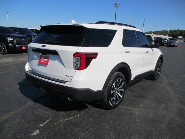 Photo of 2022 Star White Ford Explorer