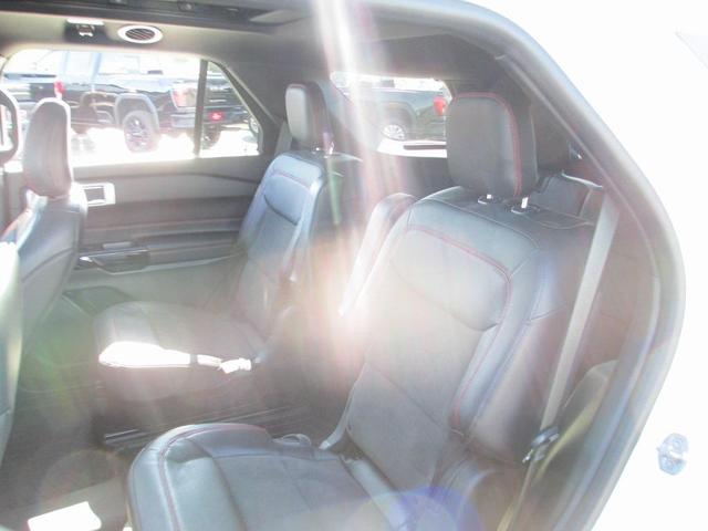 Photo of 2022 Star White Ford Explorer