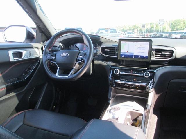 Photo of 2022 Star White Ford Explorer