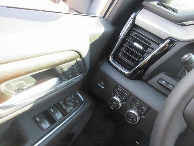 Photo of 2025 Summit White GMC Sierra 2500