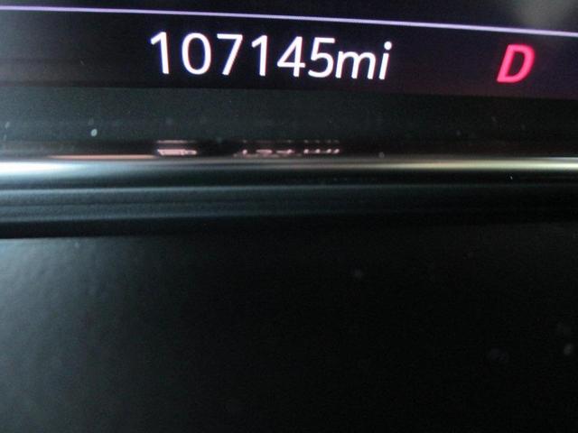 Photo of 2021 White Frost Tri-Coat GMC Yukon XL