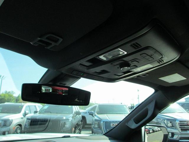 Photo of 2021 White Frost Tri-Coat GMC Yukon XL