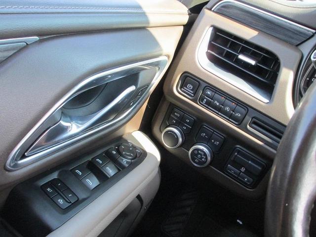 Photo of 2021 White Frost Tri-Coat GMC Yukon XL