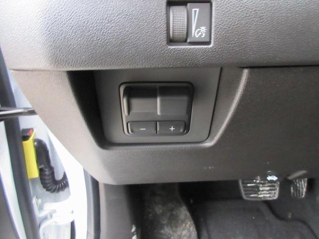 Photo of 2025 Summit White GMC Canyon