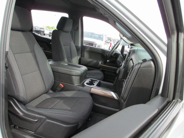 Photo of 2021 Silver Ice Metallic Chevrolet Silverado 1500