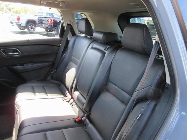 Photo of 2021 Solid Gray / Black Nissan Rogue