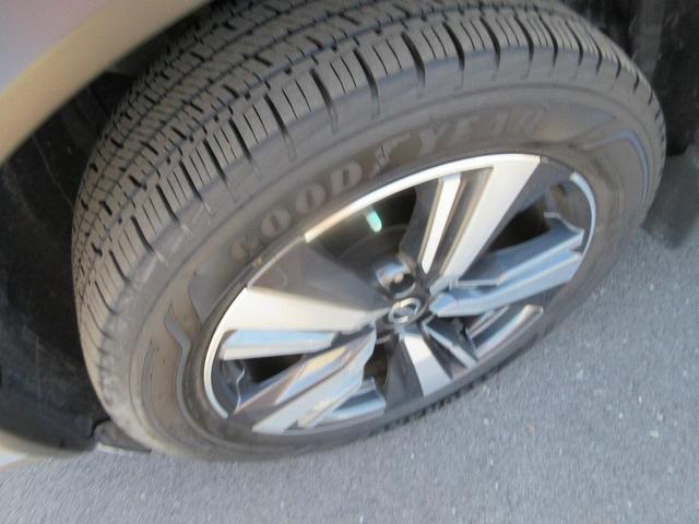 Photo of 2021 Solid Gray / Black Nissan Rogue