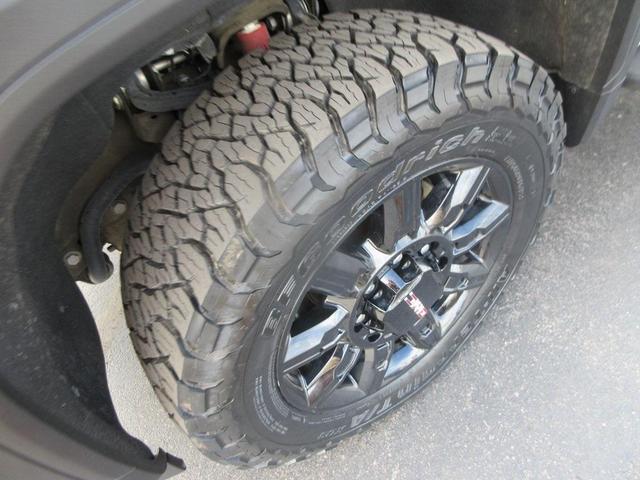 Photo of 2024 Summit White GMC Sierra 2500