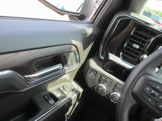 Photo of 2024 Onyx Black GMC Sierra 1500