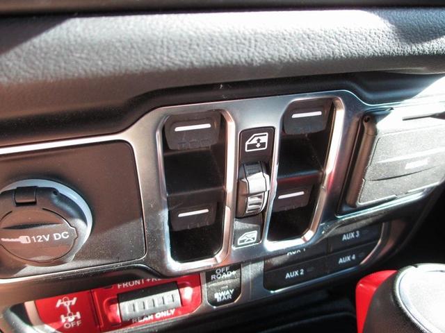 Photo of 2024 Bright White Clearcoat Jeep Wrangler