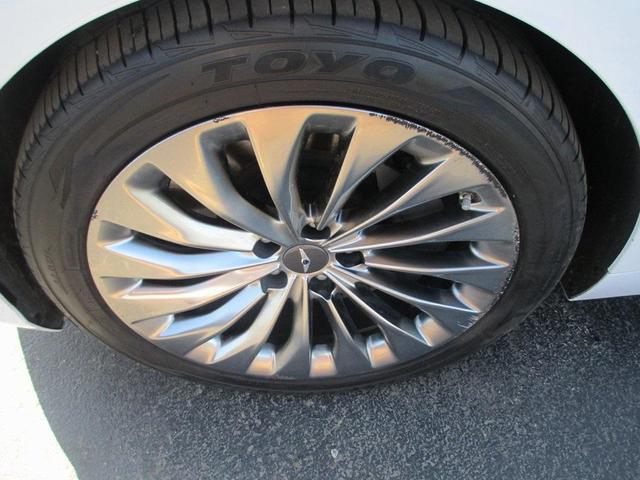 Photo of 2019 Casablanca White Genesis G90