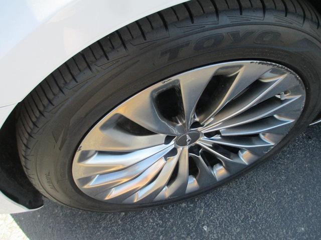 Photo of 2019 Casablanca White Genesis G90