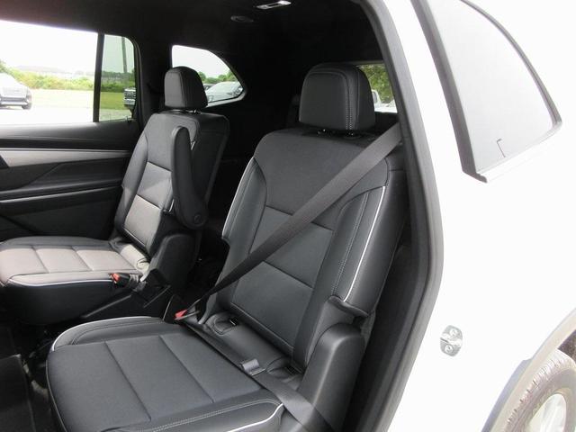 Photo of 2025 Summit White Buick Enclave