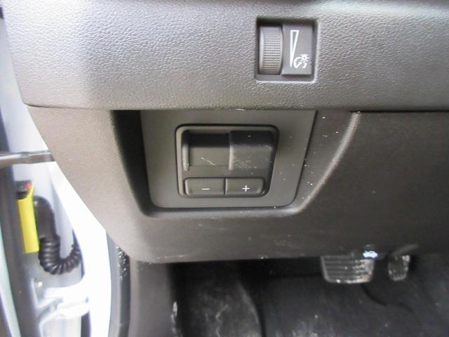 Photo of 2025 Summit White GMC Canyon