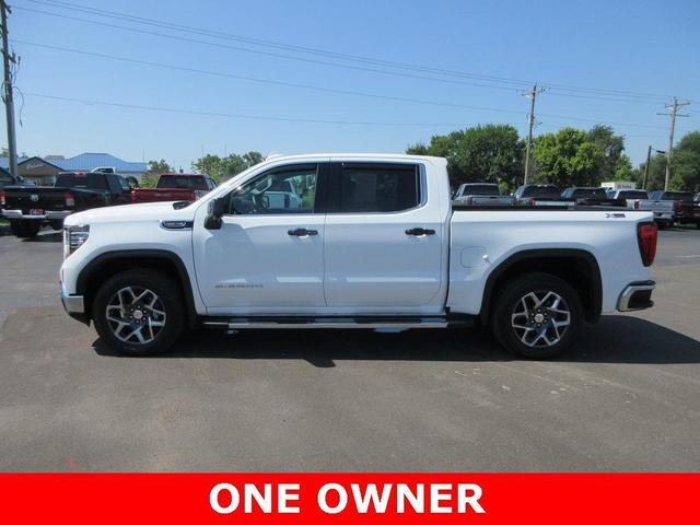 Photo of 2025 Summit White GMC Sierra 1500