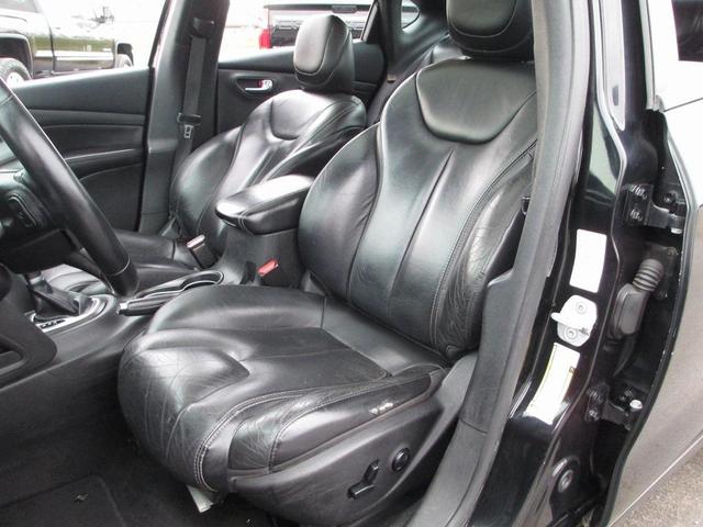 Photo of 2013 Pitch Black Clearcoat Dodge Dart