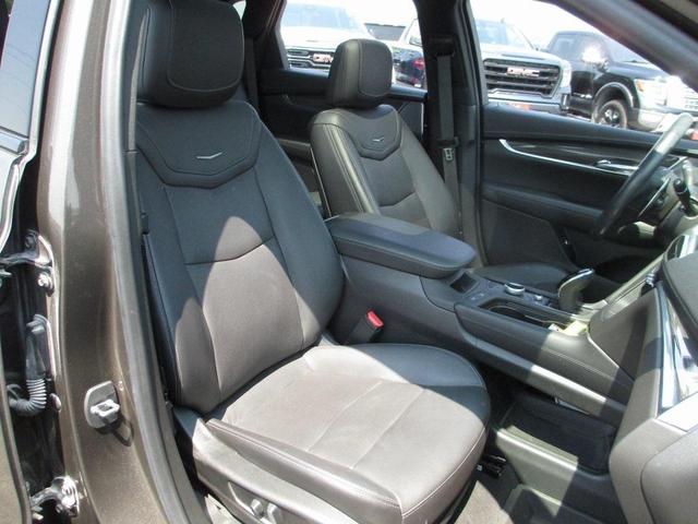 Photo of 2020 Dark Mocha Metallic Cadillac XT5