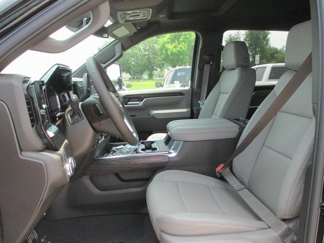 Photo of 2025 Onyx Black GMC Sierra 2500