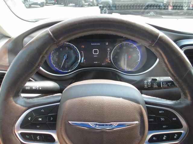 Photo of 2019 Luxury White Pearlcoat Chrysler Pacifica
