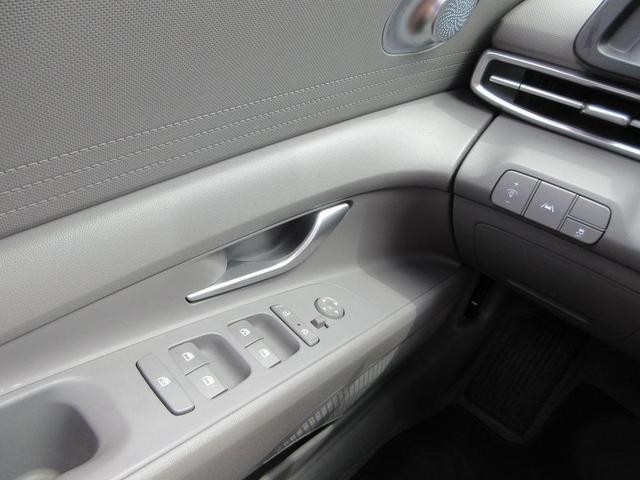 Photo of 2022 Phantom Black Hyundai ELANTRA