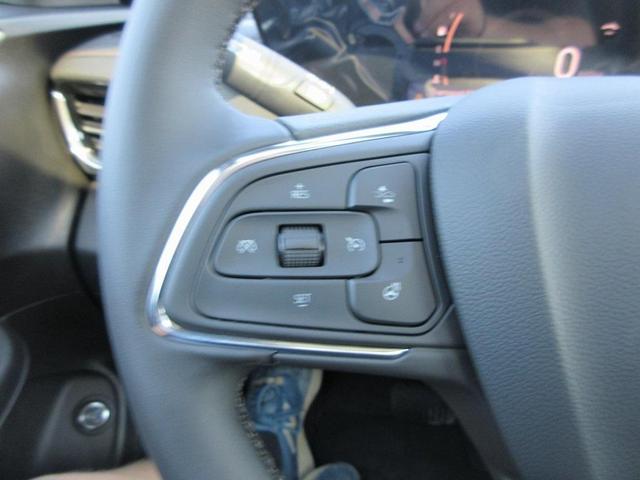 Photo of 2025 White Frost Tri-Coat Buick Envista