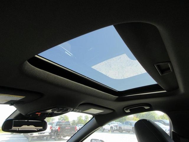 Photo of 2025 White Frost Tri-Coat Buick Envista