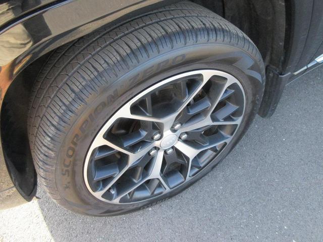 Photo of 2022 Diamond Black Jeep Grand Cherokee