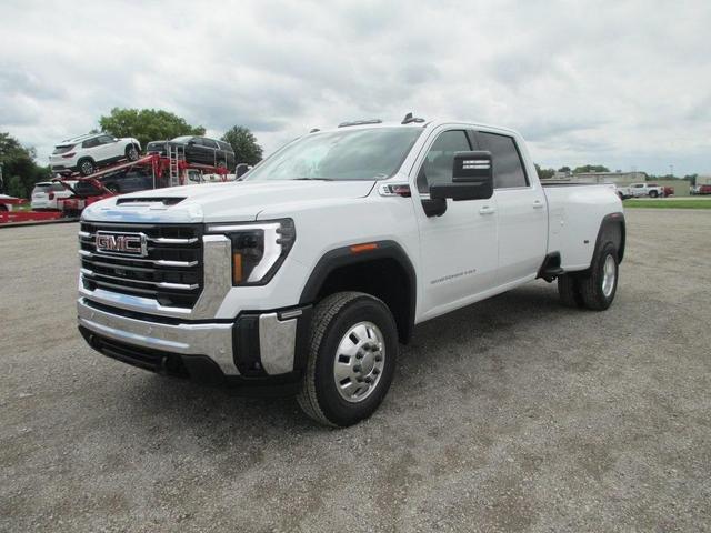 Photo of 2025 Summit White GMC Sierra 3500