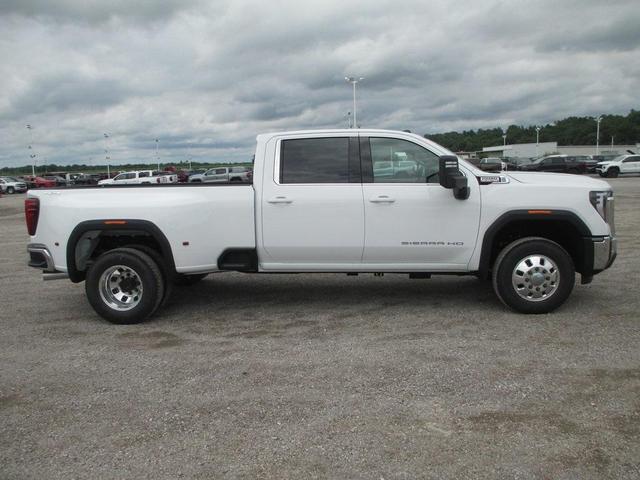 Photo of 2025 Summit White GMC Sierra 3500