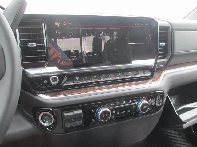 Photo of 2025 Summit White GMC Sierra 3500