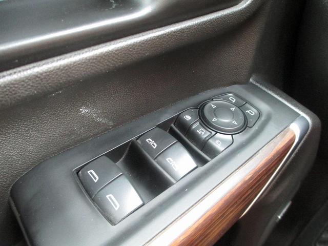 Photo of 2022 Summit White Chevrolet Silverado 2500