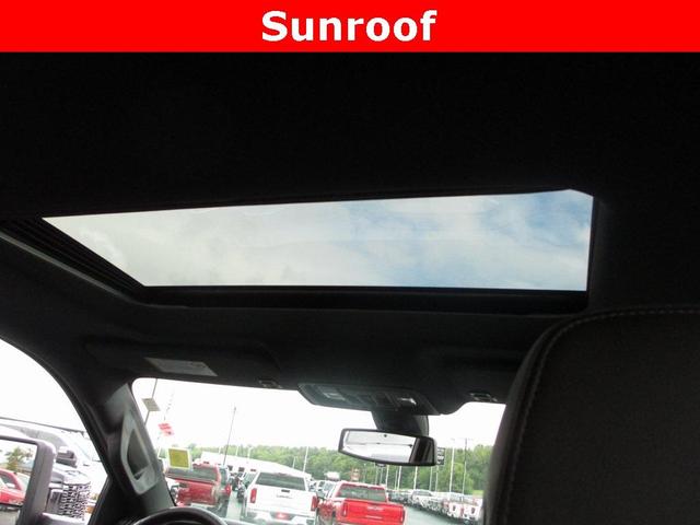 Photo of 2022 Summit White Chevrolet Silverado 2500