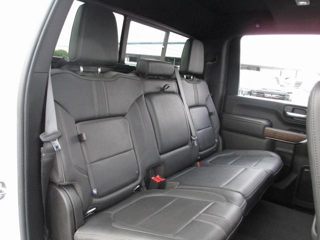 Photo of 2022 Summit White Chevrolet Silverado 2500