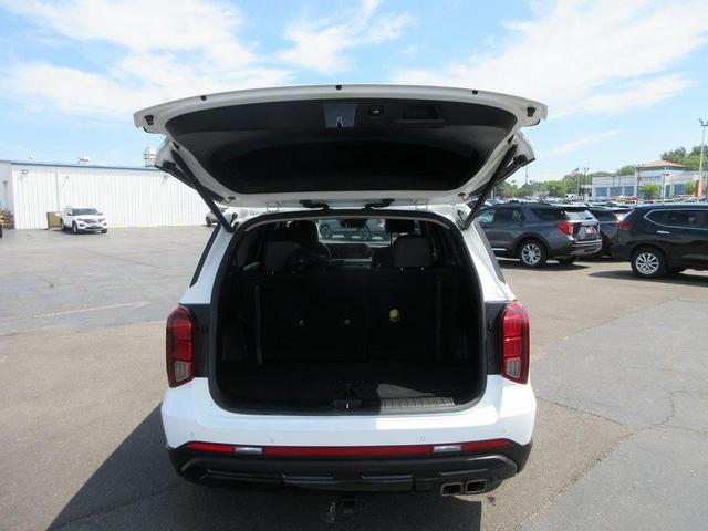 Photo of 2023 Hyper White Hyundai PALISADE