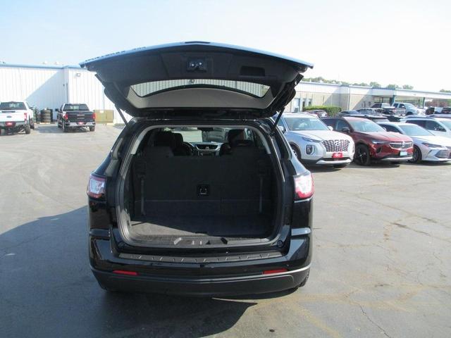 Photo of 2017 Mosaic Black Metallic Chevrolet Traverse