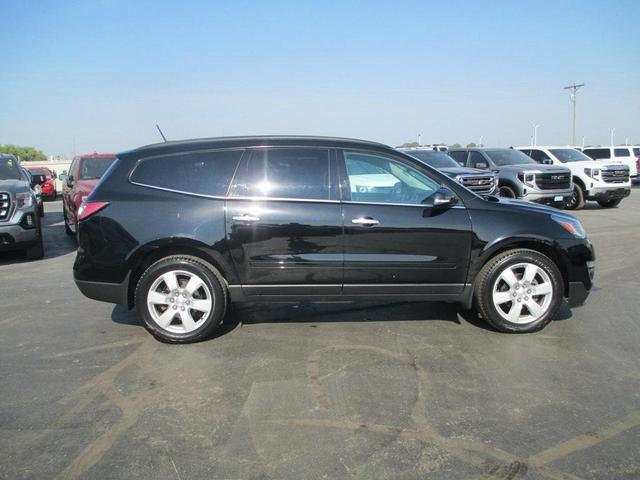 Photo of 2017 Mosaic Black Metallic Chevrolet Traverse