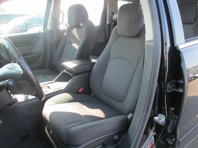 Photo of 2017 Mosaic Black Metallic Chevrolet Traverse