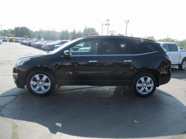 Photo of 2017 Mosaic Black Metallic Chevrolet Traverse