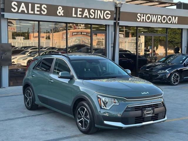 Photo of 2023 Cityscape Green Kia Niro Plug-In Hybrid